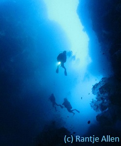 cavern diving in Jinn Caves